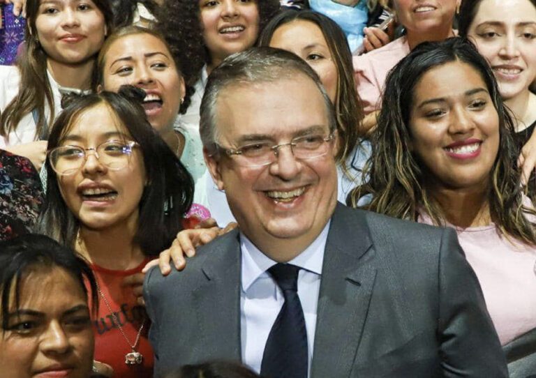 Marcelo Ebrard Casaubon se asume feminista