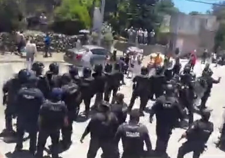 Policía Queretana en Escolásticas, Pedro Escobedo, Querétaro.
