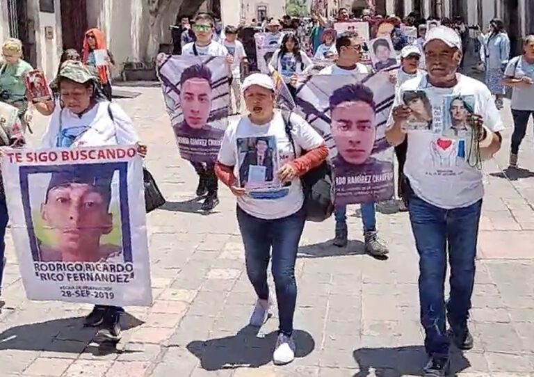 Manifestación en Querétaro de familiares de personas desaparecidas.
