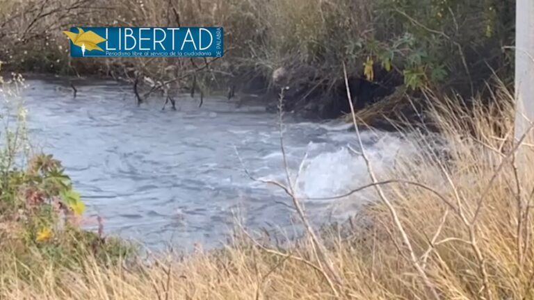 Megafuga de agua potable en Querétaro dura horas