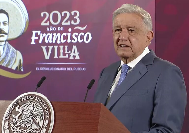 AMLO Andrés Manuel López Obrador.