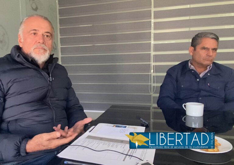 Romualdo Moreno Gutiérrez, presidente de la Unión Ganadera Regional de Querétaro, y Carlos Alcocer Luque, director de la Feria Ganadera de Querétaro 2023.