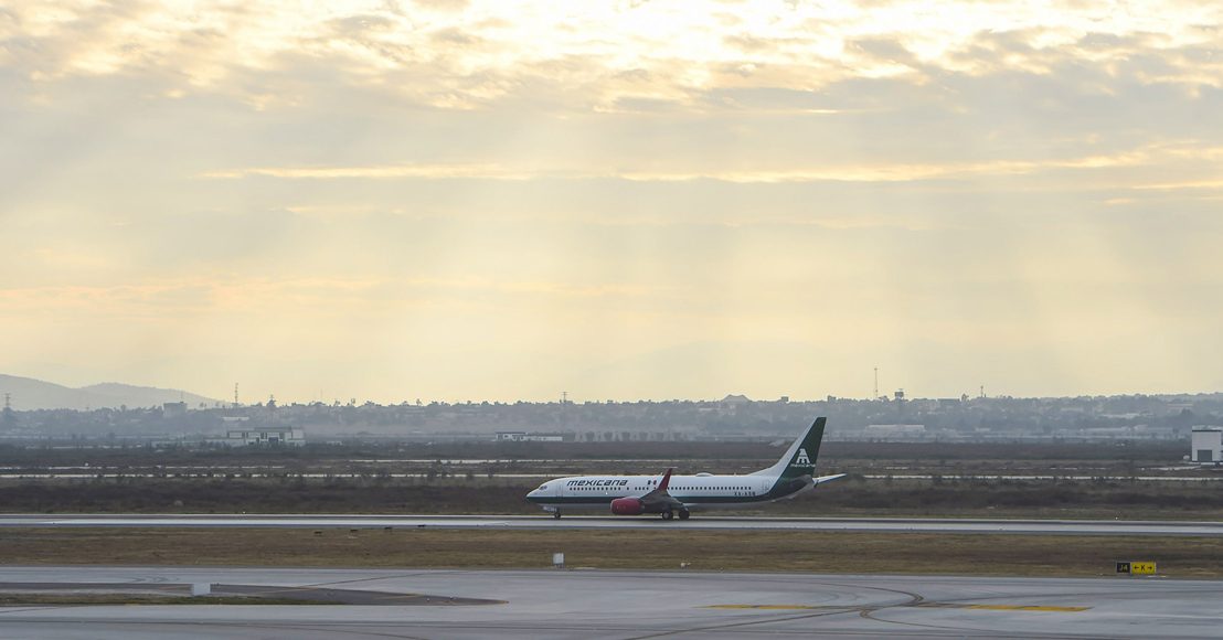 Vuelve a volar Mexicana de Aviación, reinicia operaciones con viaje del AIFA a Tulum