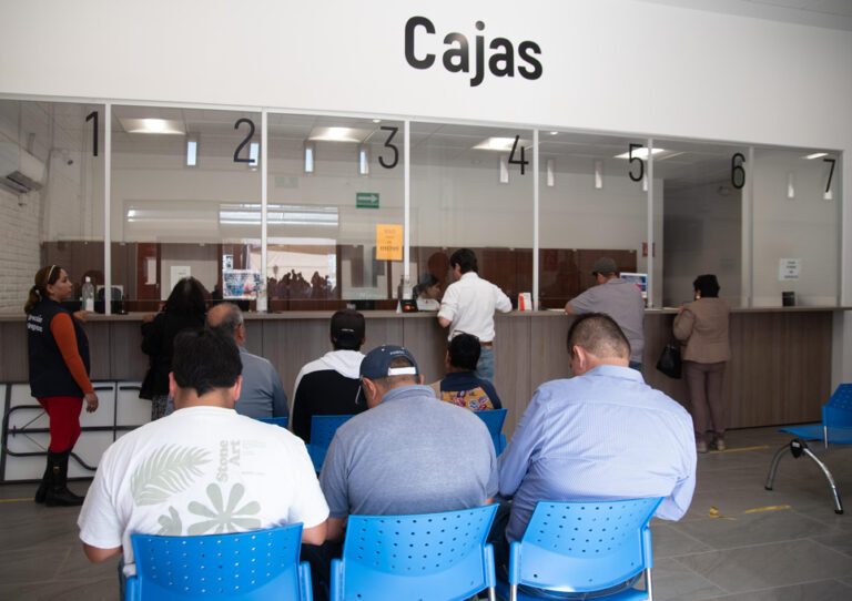 Cajas recaudatorias para el pago del predial.