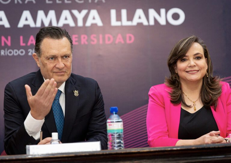 Gobernador de Querétaro Toma de protesta rectora de la UAQ.