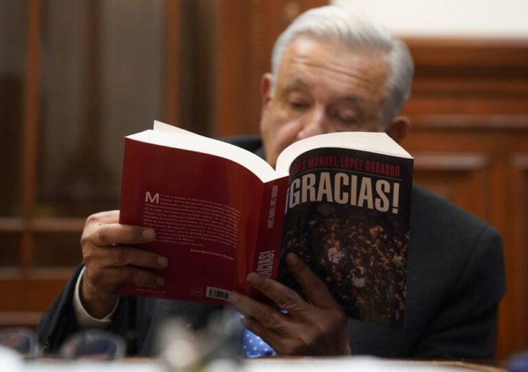 "¡Gracias!", el libro más reciente del presidente López Obrador.
