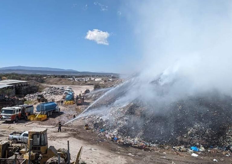 Incendio en el relleno sanitario de Corregidora, "El Paraíso".
