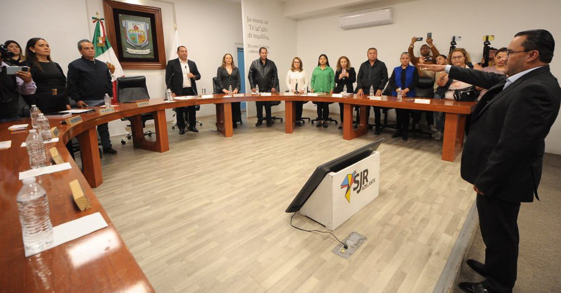 Nombran a nuevo secretario del Ayuntamiento de San Juan del Río, Querétaro.