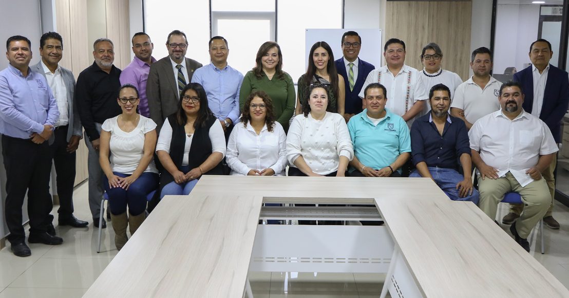 Acuerdan aumento de 4.3 al salario para trabajadores sindicalizados de la Universidad Autónoma de Querétaro.
