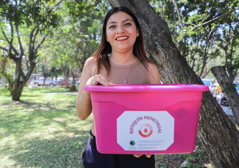 Botiquines menstruales Universidad Autónoma de Querétaro.