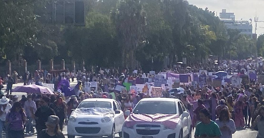 Justicia, gritan en Querétaro durante marcha por el 8 de Marzo