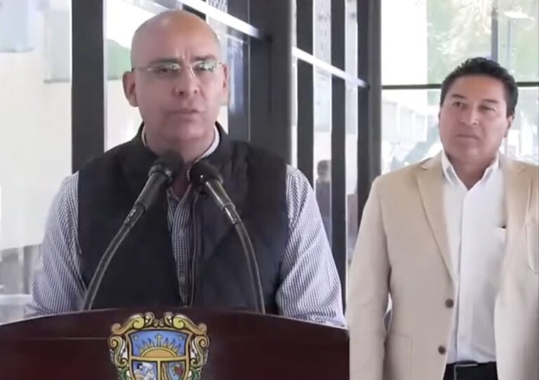 El exalcalde de Querétaro, Marcos Aguilar Vega, y su secretario de Obras, Hiram Villeda Rodríguez.