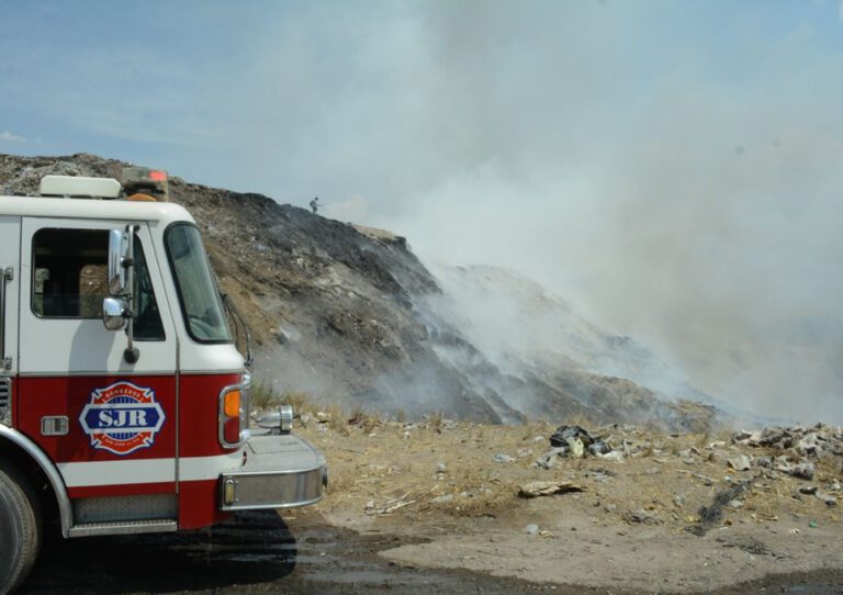 Incendio en tiradero de San Juan del Río, Querétaro.