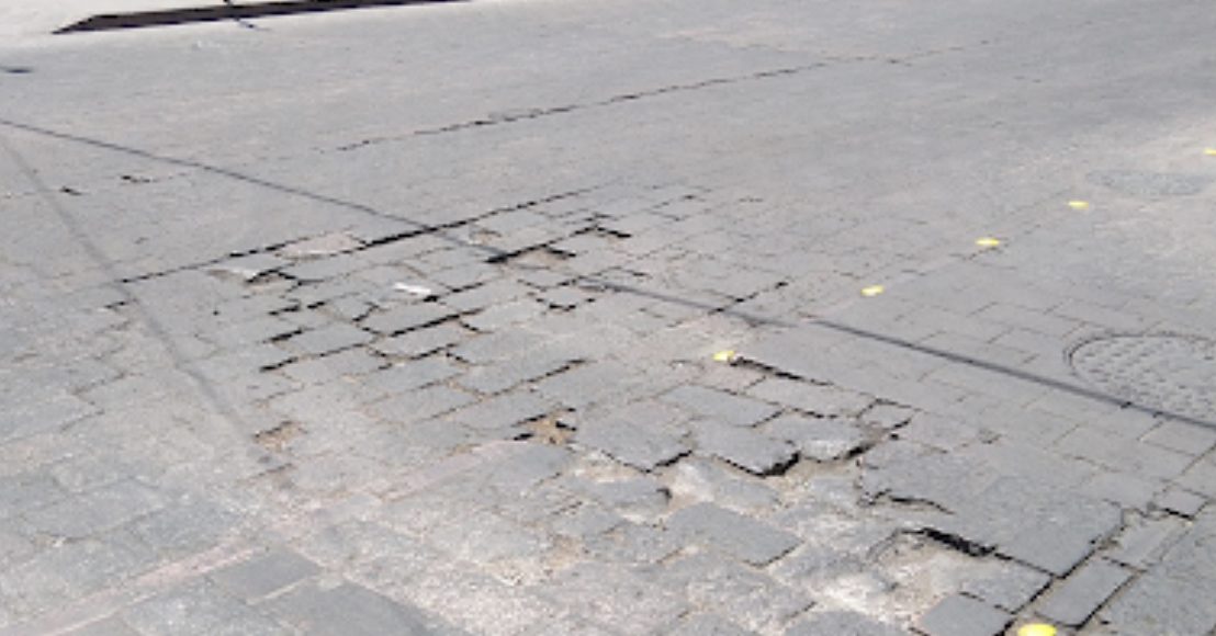 Observatorio Ciudadano de Movilidad detecta 168 puntos deteriorados en el Centro Histórico de Querétaro