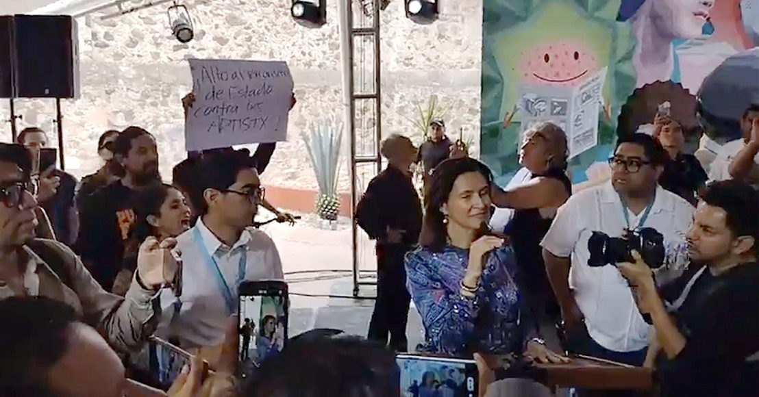 "¡Renuncia!", se manifiestan contra la secretaria de Cultura de Querétaro