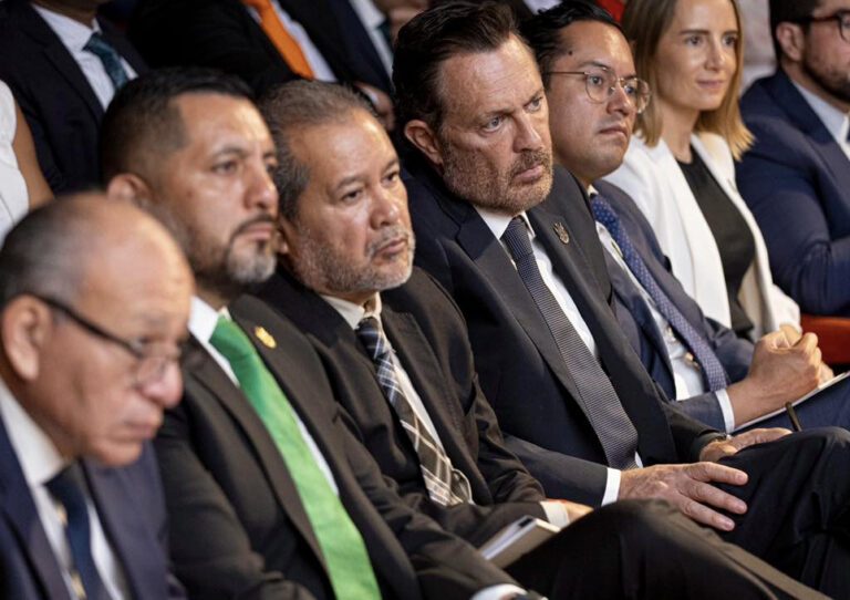 Mauricio Kuri y el fiscal de Querétaro, Alejandro Echeverría Cornejo.