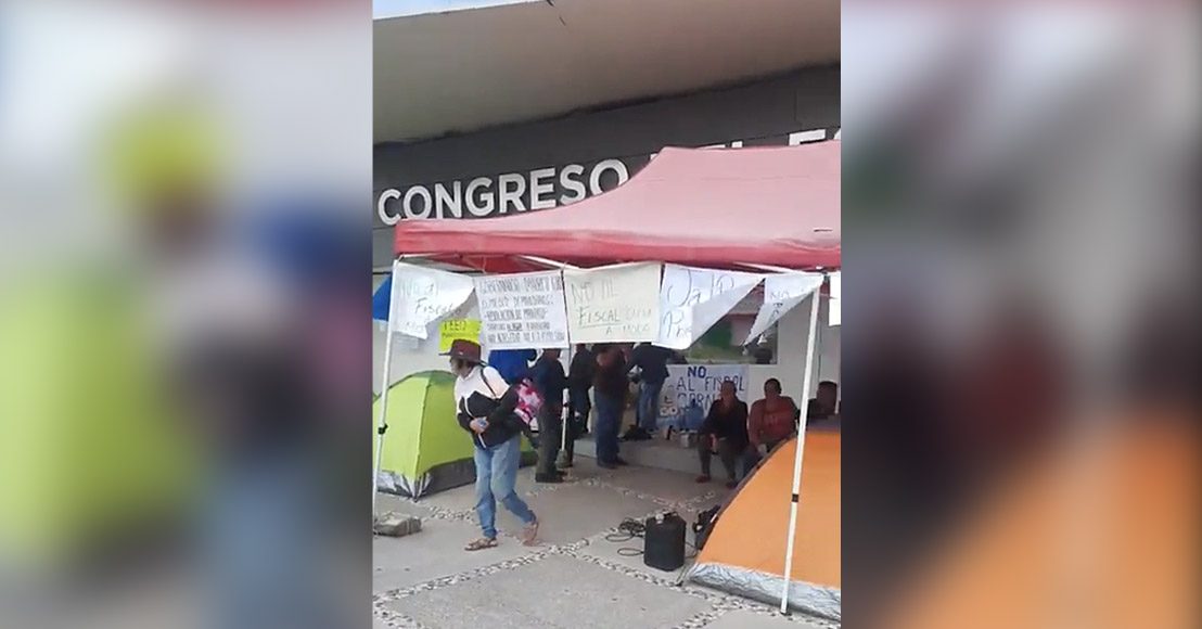 Querétaro: Regresan de vacaciones trabajadores del Poder Legislativo pero los dejan afuera
