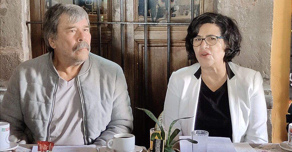 Docentes piden a Claudia Sheinbaum ser reinstalados en Querétaro