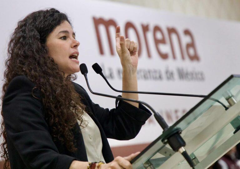 Morena Luisa María Alcalde