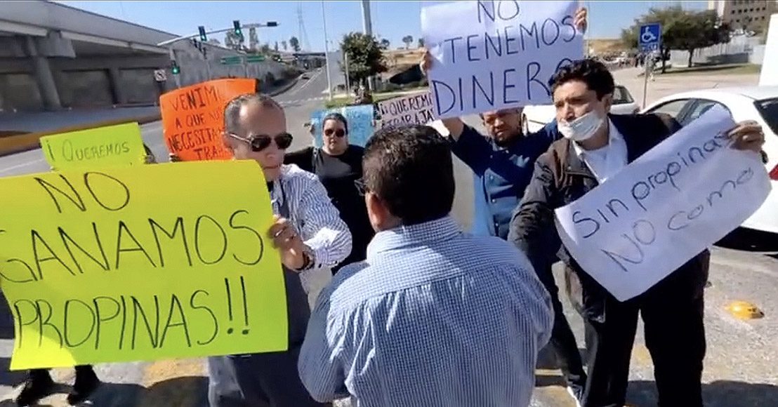 “¡Queremos trabajar!”, vuelven a protestar empleados de restaurante clausurado
