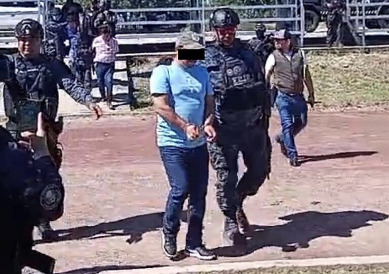 Detienen a alcalde Chiapas México