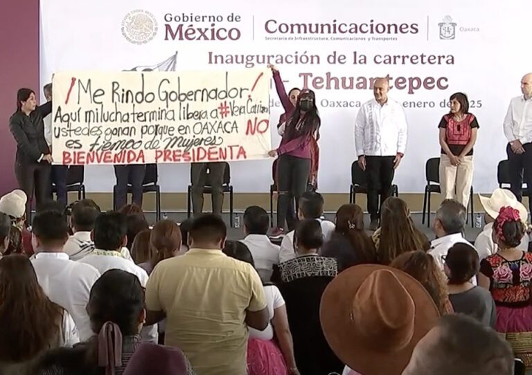 Protesta en acto de Presidenta de México Claudia Sheinbaum