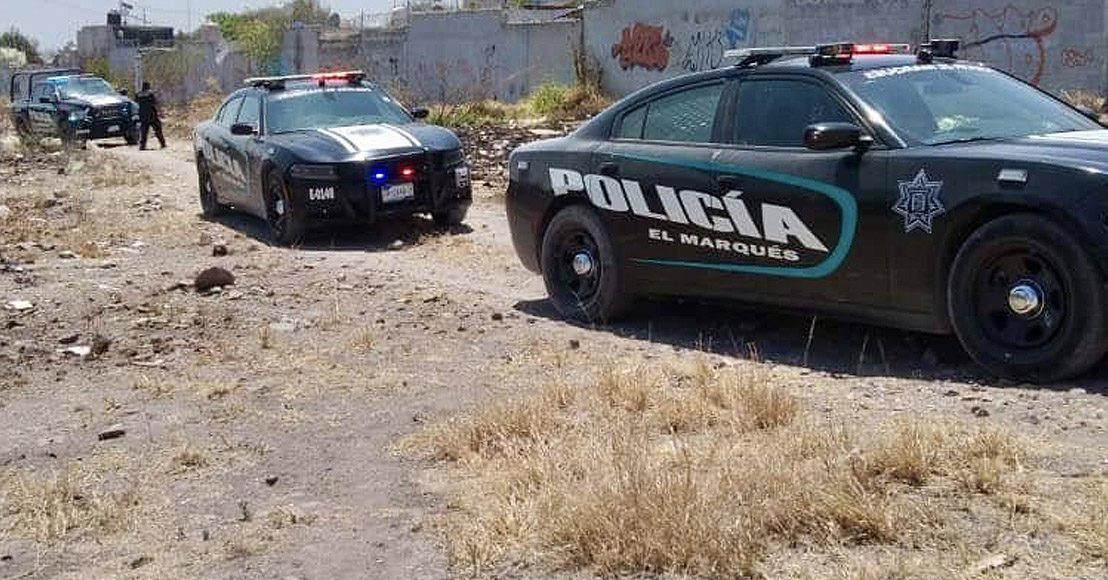 Querétaro: Hallan vehículo calcinado en zona agrícola de El Marqués