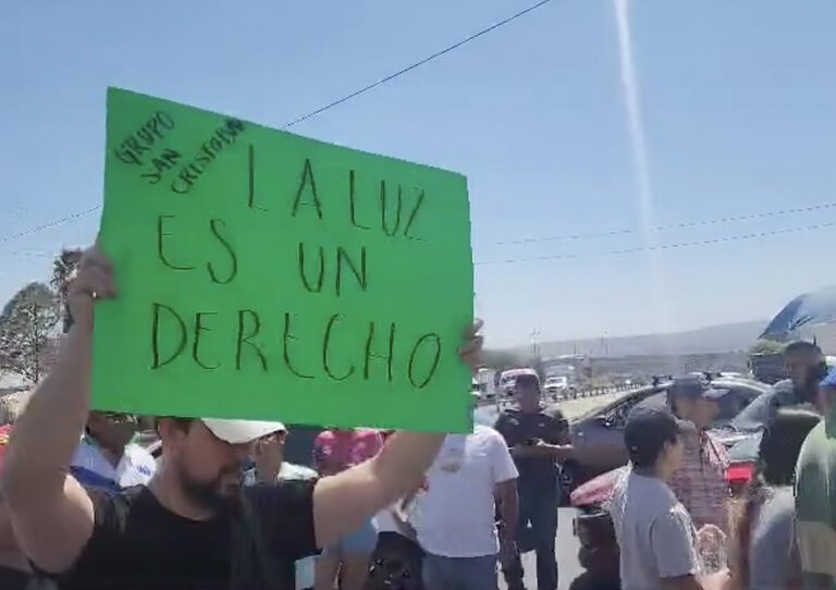Querétaro: Protestan para exigir servicio de energía eléctrica