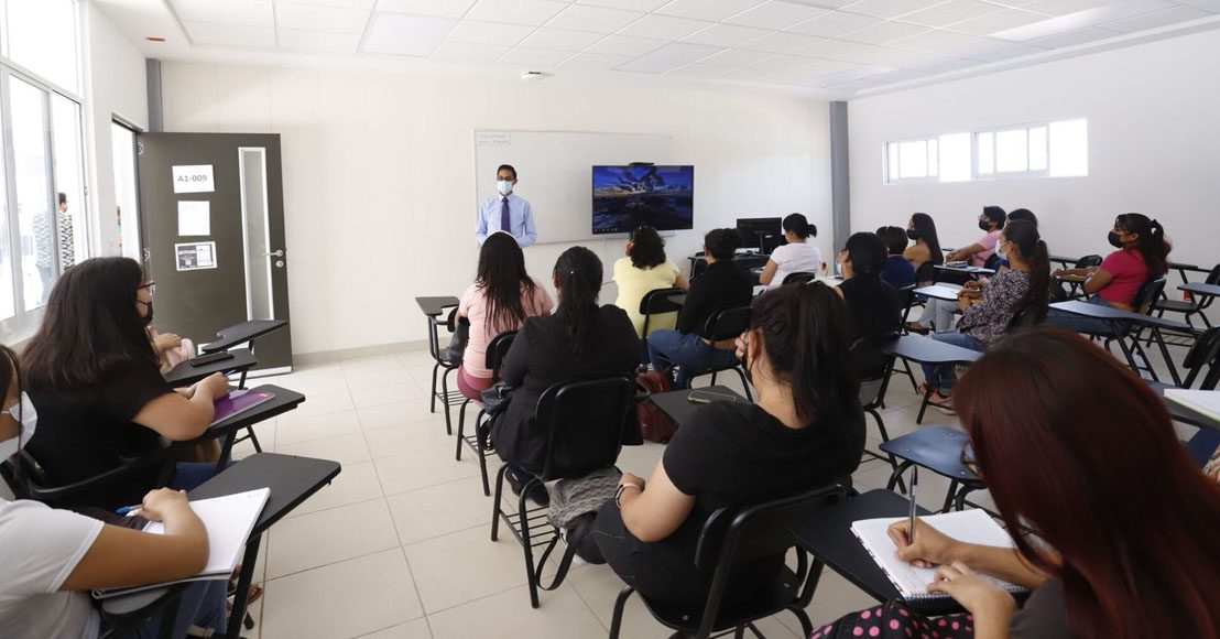 Querétaro: Abren convocatoria para la Universidad de las Mujeres