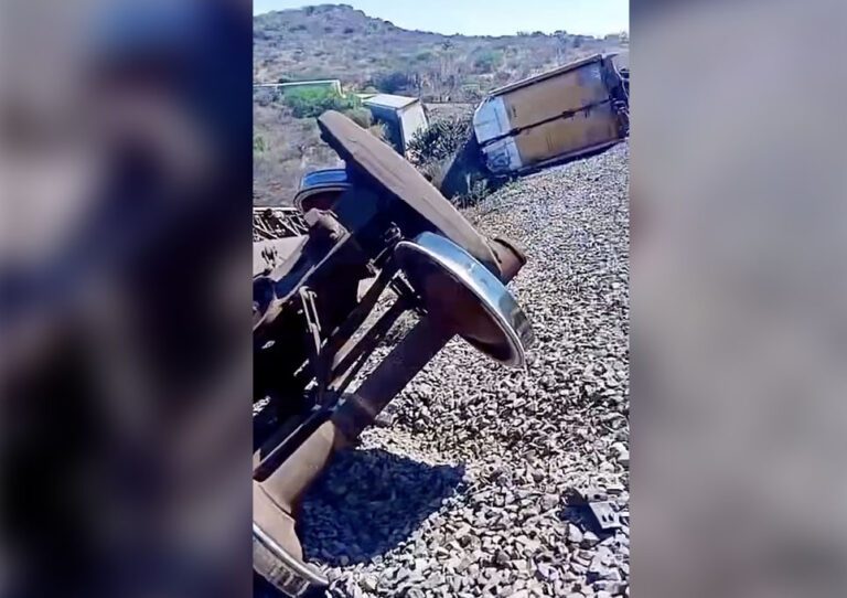 Querétaro Se descarrila tren en Tequisquiapan