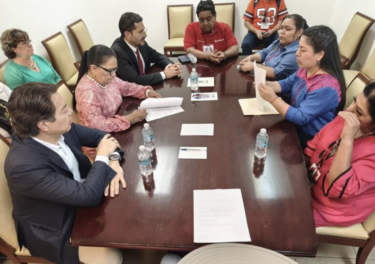 México: Reunión de autoridades con la CNTE.