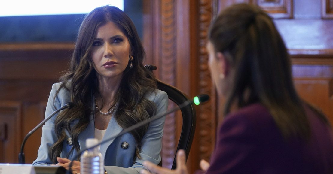 México: Acusa a la presidenta de México de alentar protestas contra las redadas del gobierno de Trump