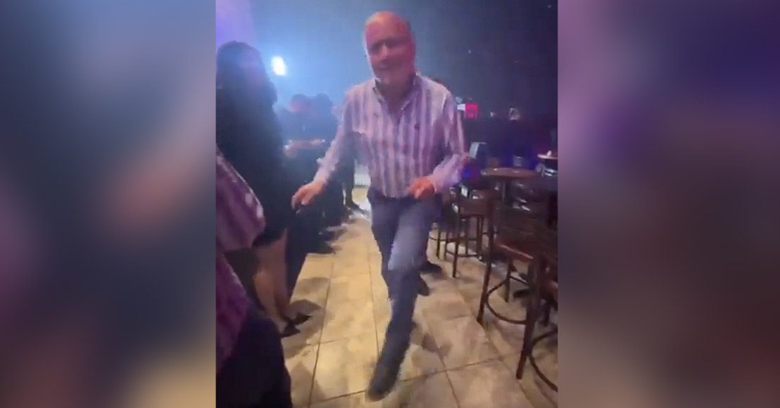 México: Captan a exgobernador bailando luego de que una corte de Texas desestimara un caso en su contra