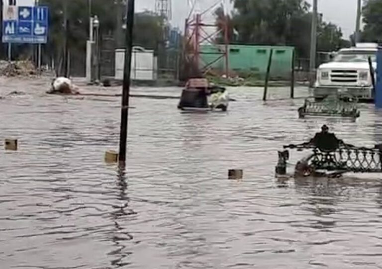 El Marqués: Desbordamiento del río en la comunidad de Chichimequillas
