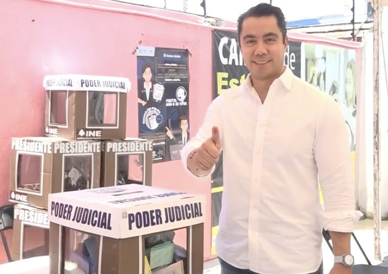 Querétaro: FeliFer Macías vota en la elección del Poder Judicial