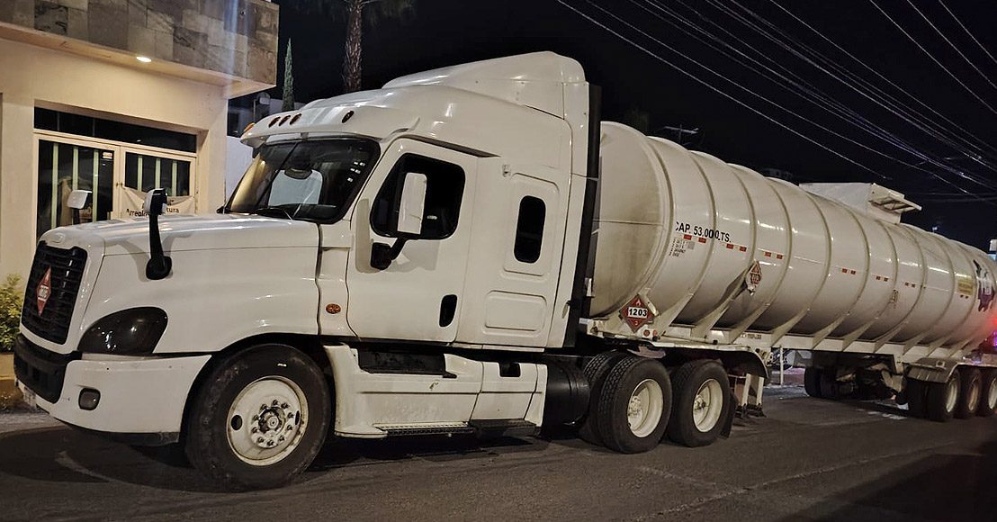 Querétaro: Aseguran camión con más de 50 mil litros de hidrocarburo en Corregidora