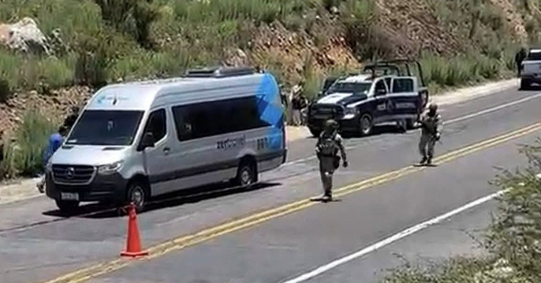 México: Ataque a camioneta de transporte turístico en Zacatecas, fue una agresión directa, autoridades