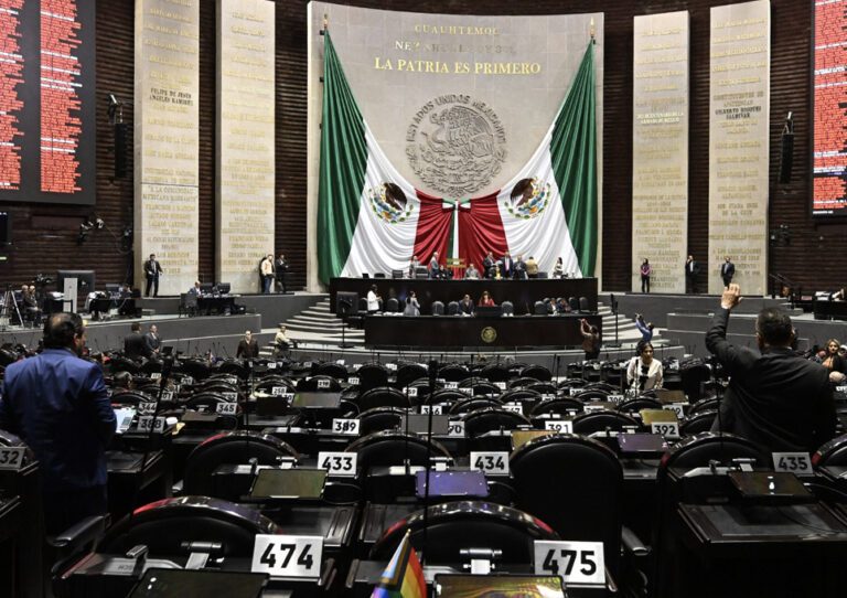 En la Cámara de Diputados de México aprueban crear la CURP con datos biométricos