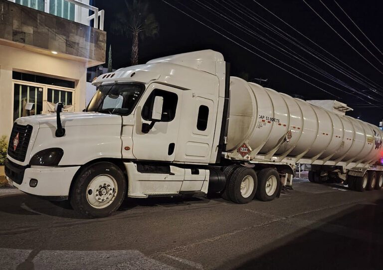 Querétaro: Aseguran camión cisterna con huachicol en Corregidora