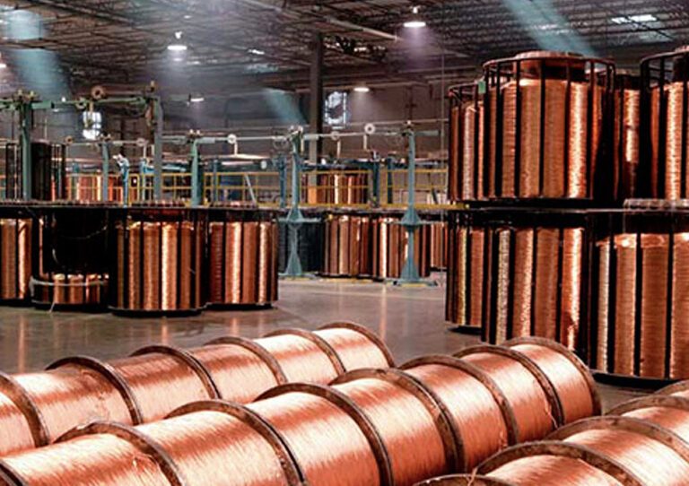 Trump anuncia arancel a importaciones de cobre