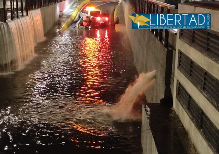 Querétaro: Inundación en paso a desnivel de Paseo 5 de Febrero