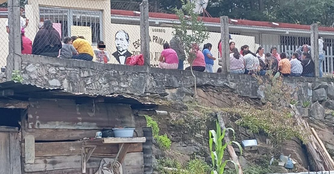 Querétaro: Cierran escuelas en la Sierra, ante la escasez de docentes