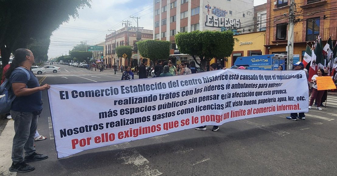 Querétaro: Comerciantes cierran Zaragoza en protesta contra el ambulantaje
