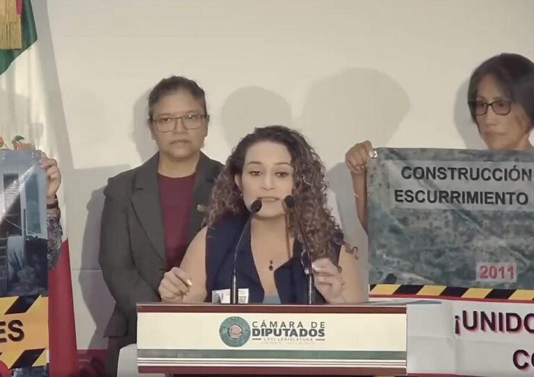 Conferencia de personas afectadas, en la Cámara de Diputados de México