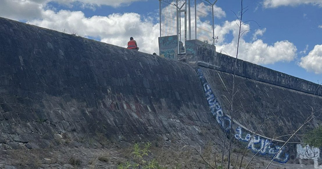 Querétaro: Rescatan a mujer que se encontraba en la cortina de la Presa Centenario