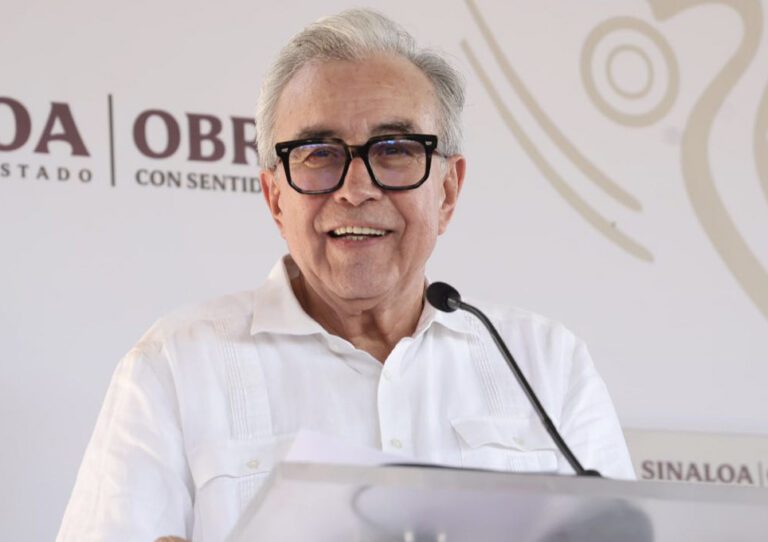 Era una meserita, dice el gobernador de Sinaloa sobre su secretaria de Gobierno