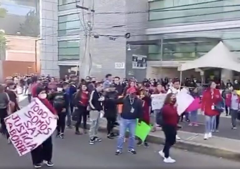 Manifestación de trabajadores del SAT.