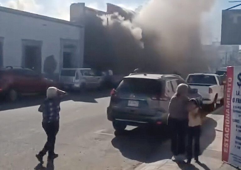 México: Se incendia Waldos de Sonora