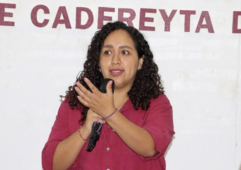 La presidenta municipal de Cadereyta de Montes, Astrid Ortega
