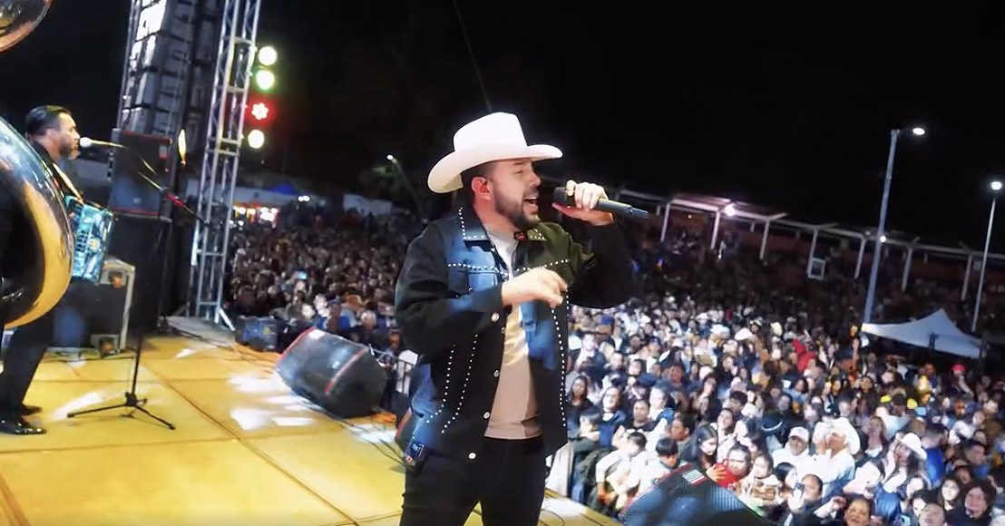 Proyectan en concierto imagen de acoso a Sheinbaum alterada con inteligencia artificial